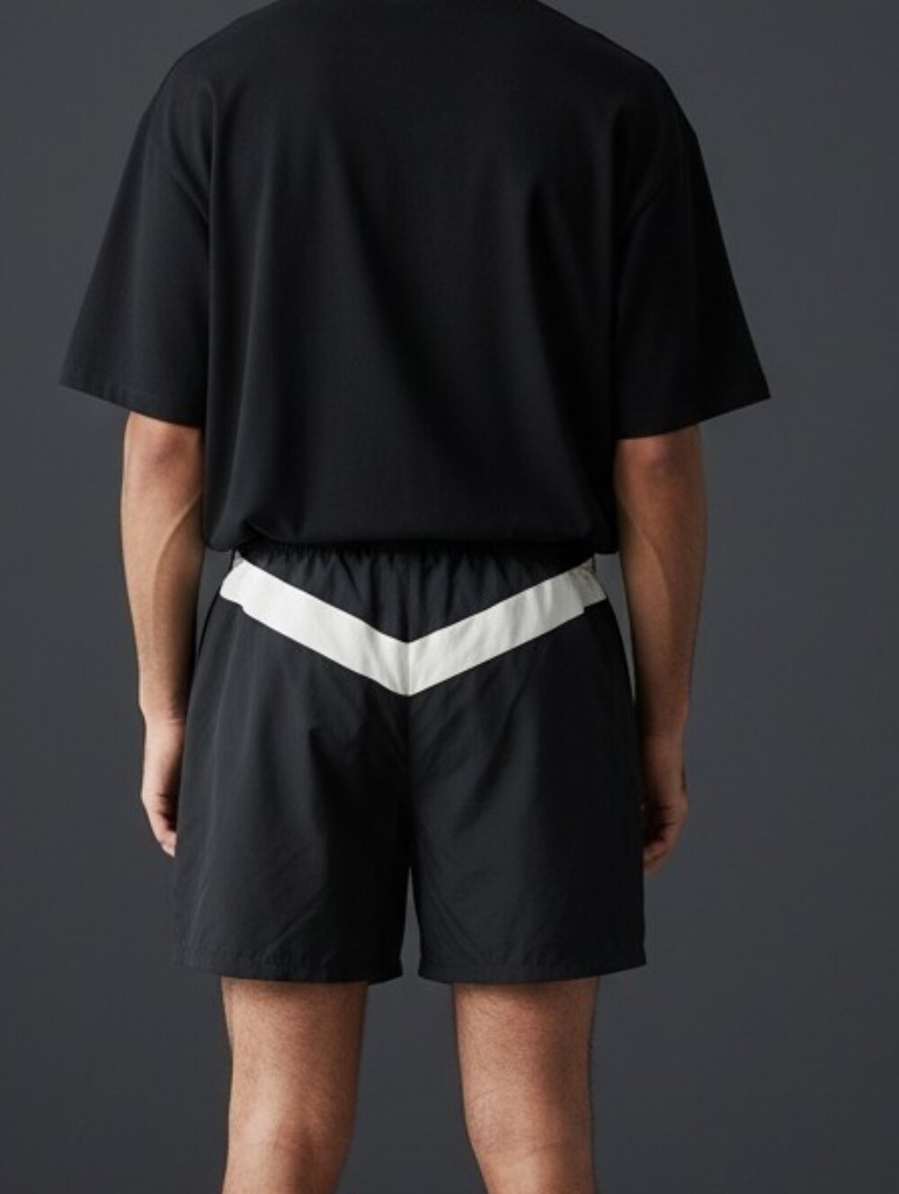 Nike Mens XL Running Shorts Black Dri-Fit Drawstring Mesh White V-Panel Athletic